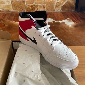 Air Jordan 1 Mid Mens 12 NIB